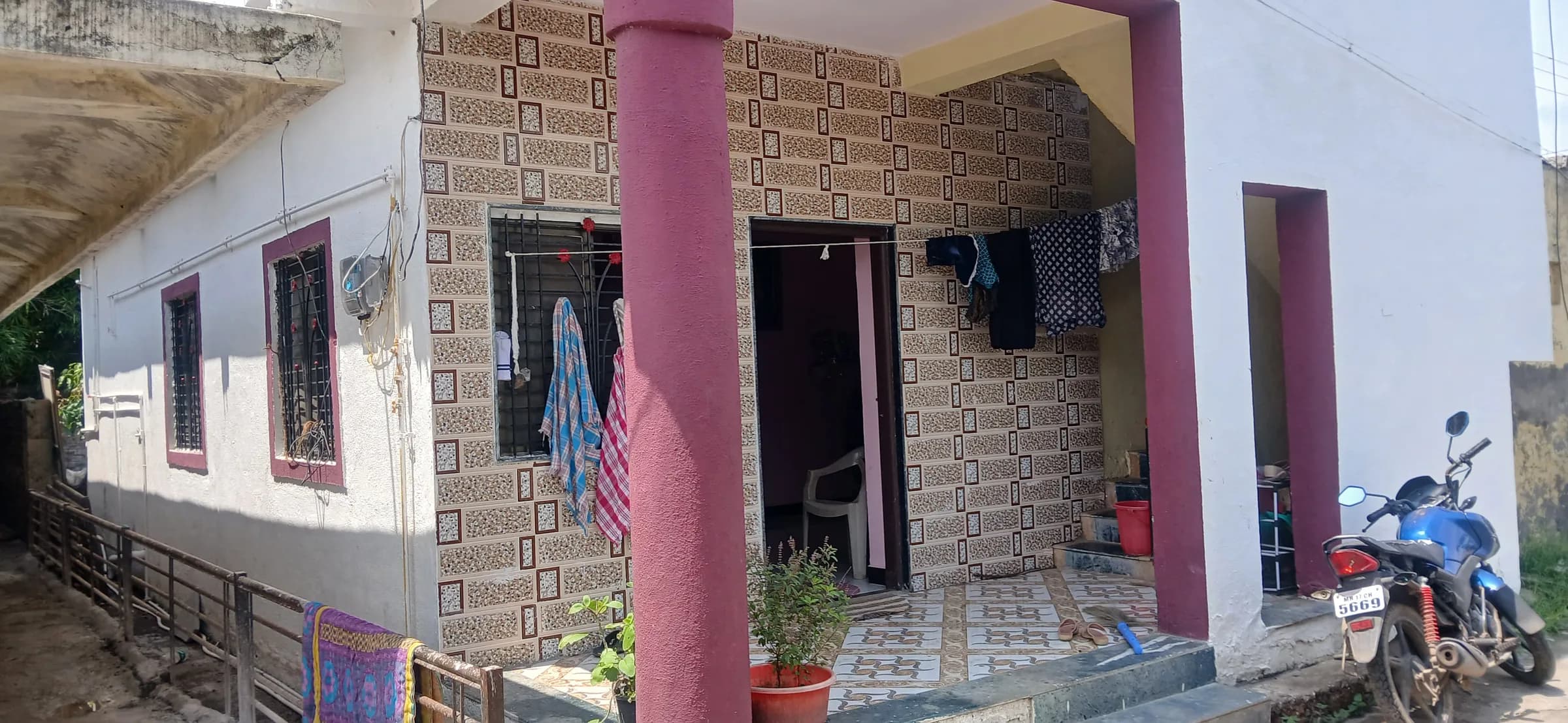1000 SQ FT 2BHK HOUSE — photo 1